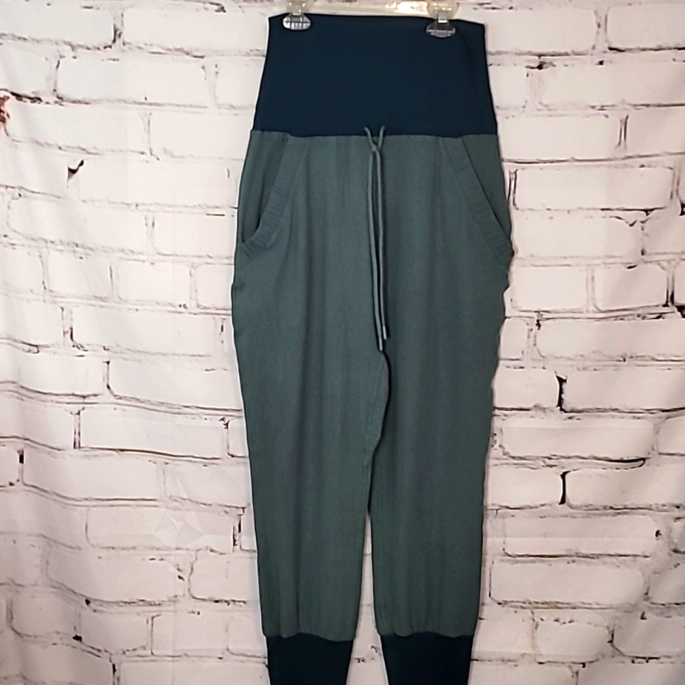 NWOT! Free People Movement Ultra High Waisted Drawstring Jogger Over Heel Size S